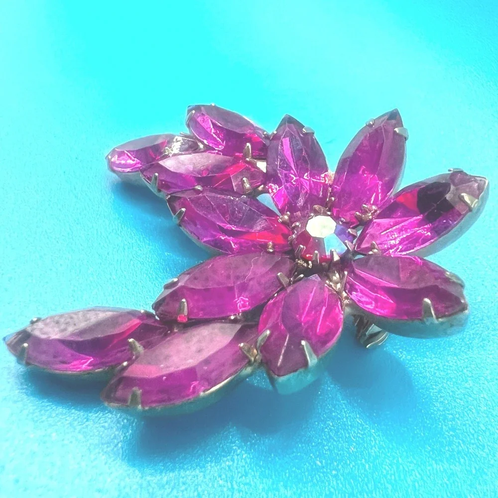 Vintage Rhinestone‎ Brooch Fuchsia Prong Set Floral MCM